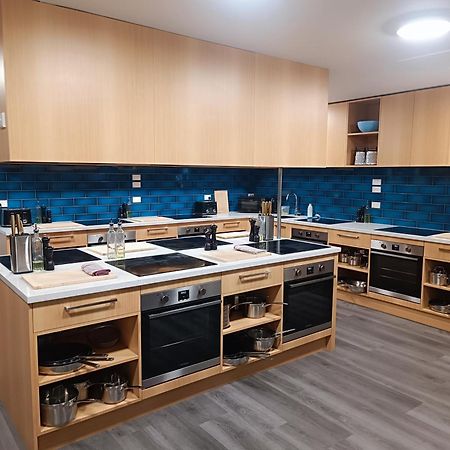 Urbanz Hostel Christchurch Buitenkant foto The kitchen at the University of New South Wales