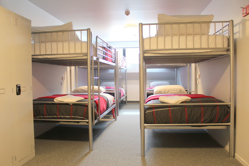 Urbanz Hostel Christchurch Buitenkant foto A typical hostel room